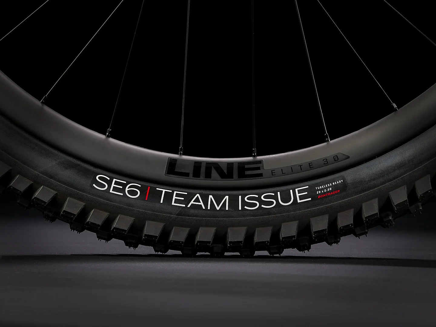 Trek Slash 9.8 Gen 5 - Matte Deep Smoke - Image 7